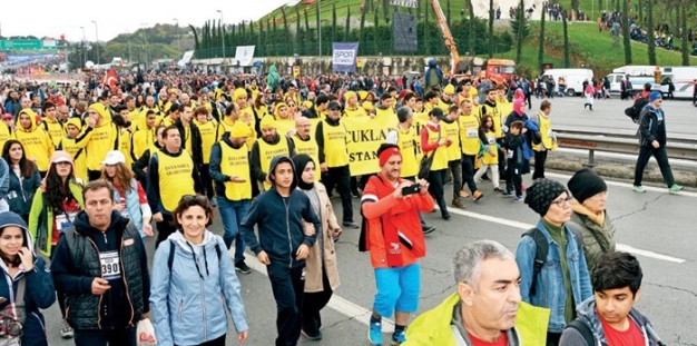 125 bin kişi çocuklar için koştu