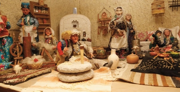 Geleneksel oyuncaklar sergileniyor