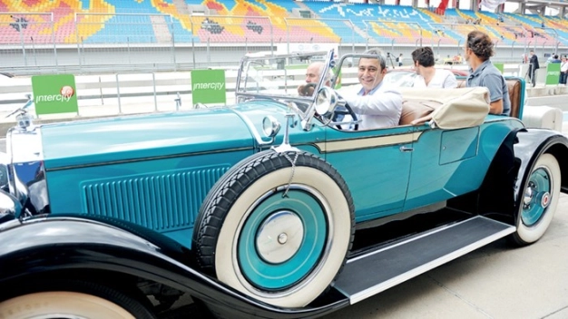 Sosyal hayatında da öncüydü