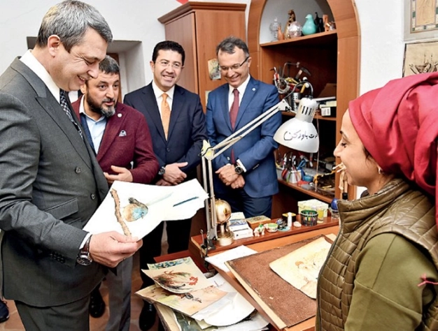 Sosyal hayatında da öncüydü