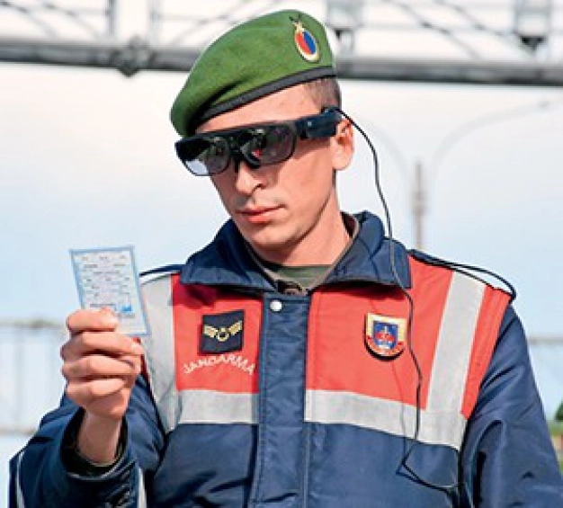 Güvenlik kontrolüne teknolojik gözlük