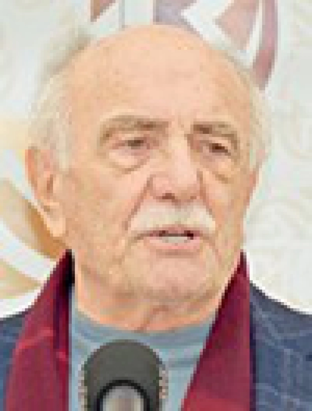 Bayrağı hep birlikte daha ileri taşıyacağız