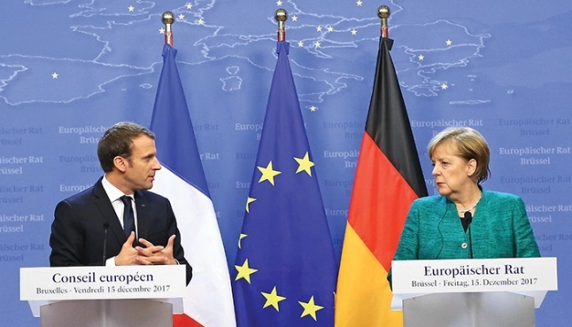 Küresel mercekte 12 odak var