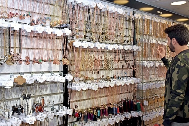 Bijuteri ve aksesuara ‘metalik’ takip