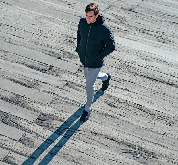 Su, ısı ve koku geçirmeyen 100 gramlık mont