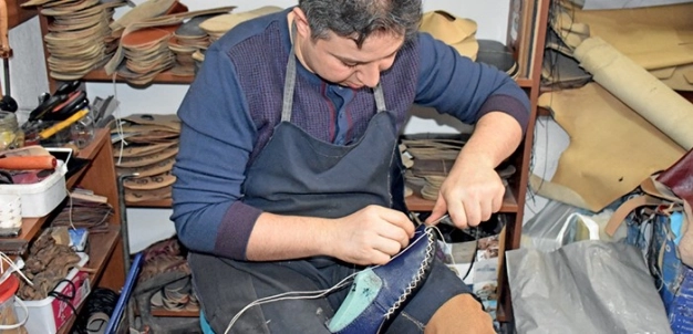 Osmanlı çarıklarına yeni ustalar yetişiyor