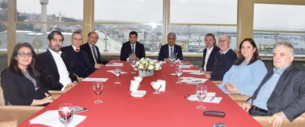 Türk dizilerini seyreden Türk yazarlarını istiyor