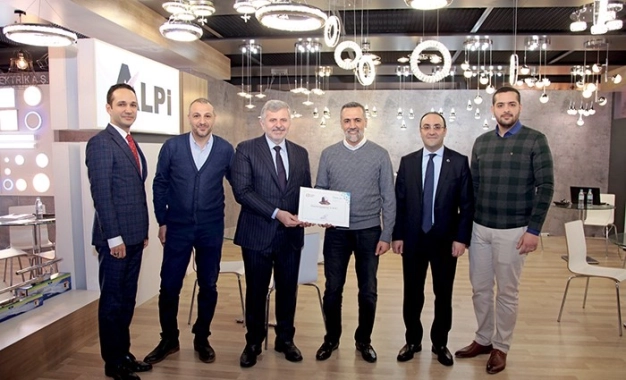 Türkiye ‘ışığı’ ile dünyanın odak noktası oldu