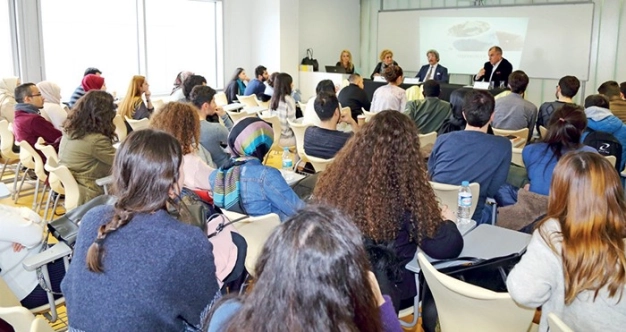 Kurumsallaşmanın küreselleşmeye katkısını öğrendiler