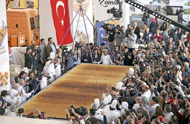 ‘Dünyanın en büyük baklavası’ ödülü Türkiye’nin