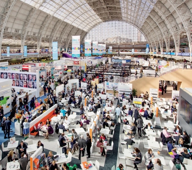 Türk edebiyat dünyası Londra’da fuardaydı