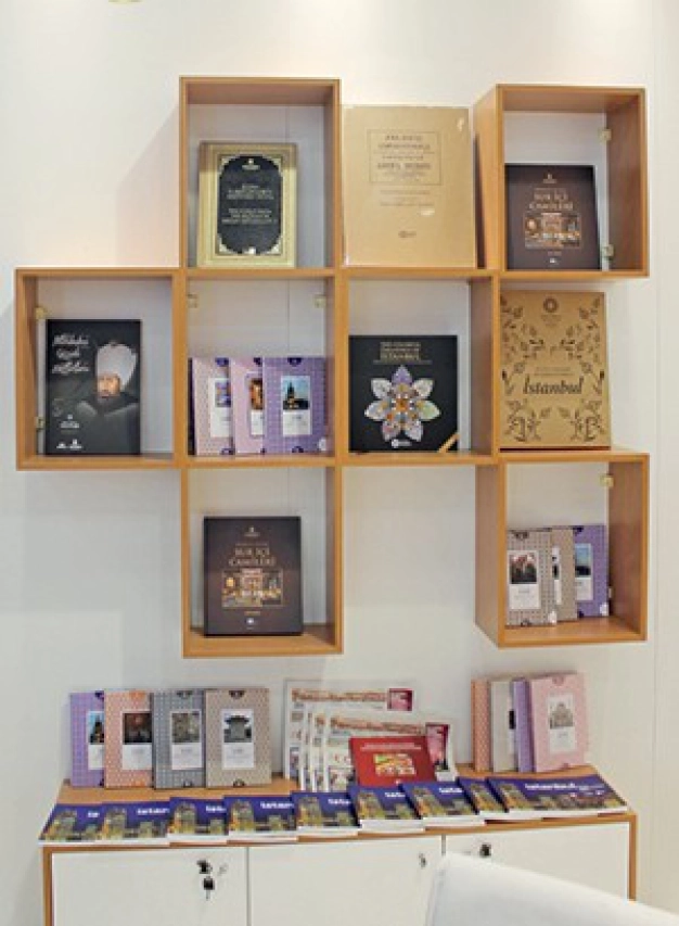 Türk edebiyat dünyası Londra’da fuardaydı