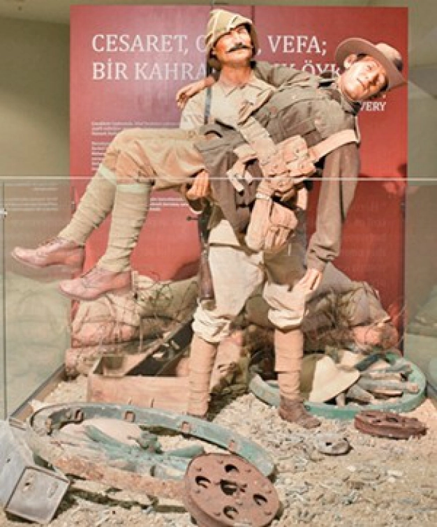 Binlerce genç, atalarının izinde Conkbayırı’na yürüdü