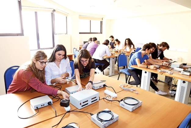 Hem donanımda hem yazılımda iddialı