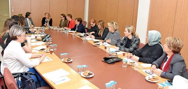 Kadın girişimcilerden kız meslek liselerine ziyaret