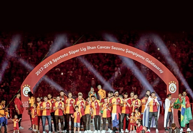 Hem sahada hem ekranda kazandılar