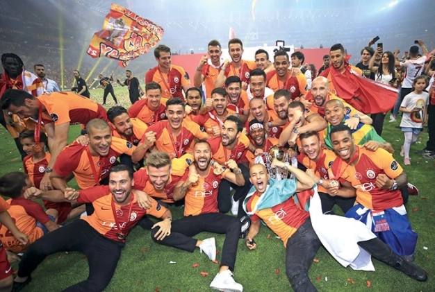 Hem sahada hem ekranda kazandılar