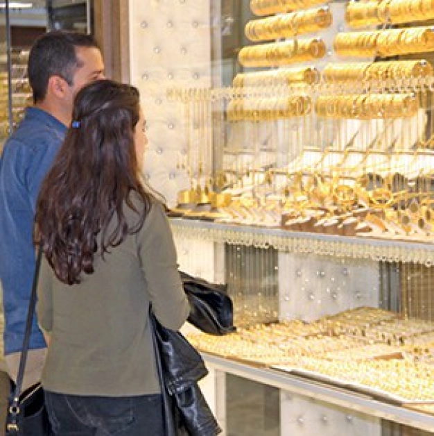 Annemiz için en çok kuyumcuda harcadık