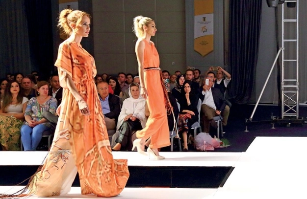 Modaya yön veriyorlar