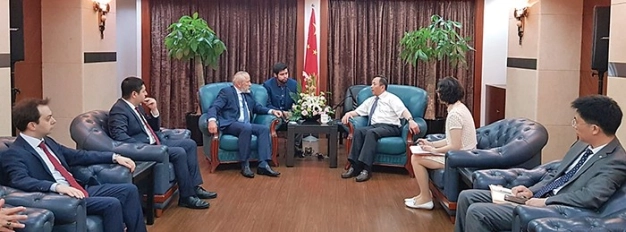 Çin ve Türkiye ticarette milli paralarını kullansın