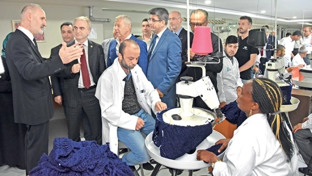 Denetimli serbestliği altın bileziğe çevirdiler