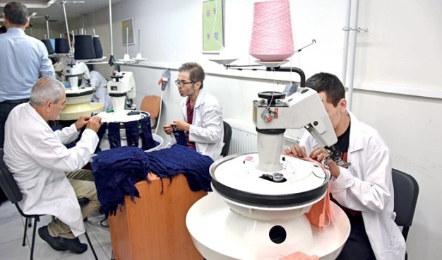 Denetimli serbestliği altın bileziğe çevirdiler