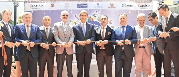 Trendleri belirleyip markalaşalım