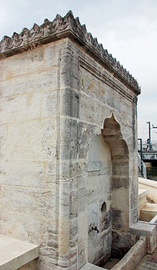 İki ucu iki çeşme