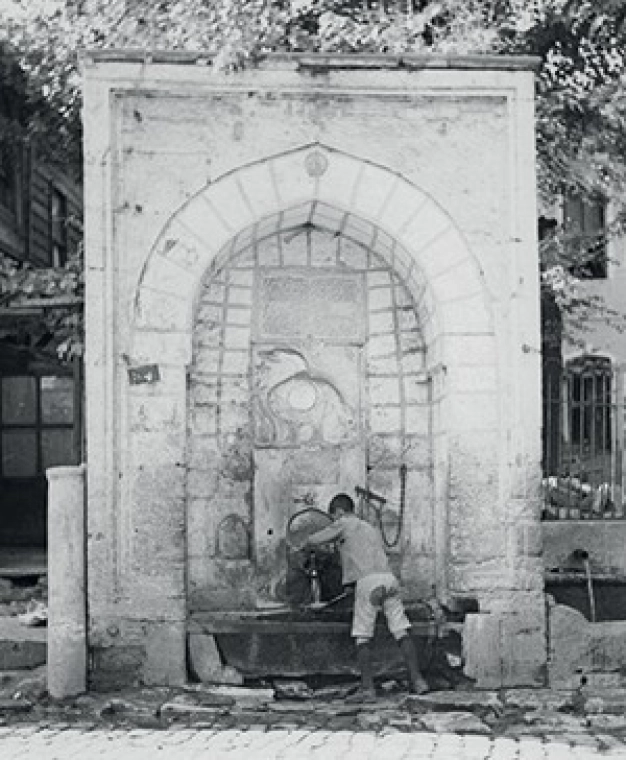 İki ucu iki çeşme