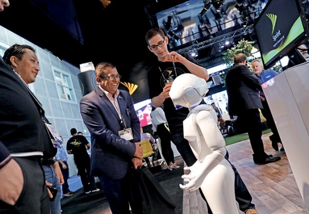 Mobil iletişimin devleri Los Angeles’ta buluştu