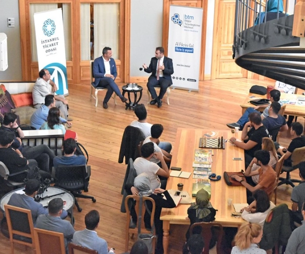 Yatırımcı, girişimciye girişimciliği anlattı