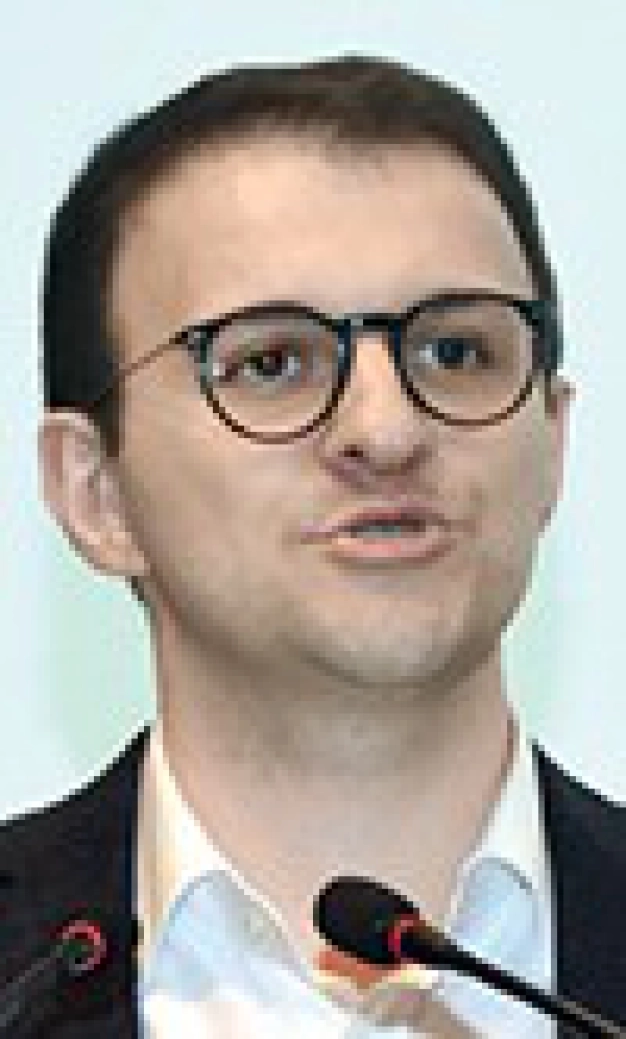 Daha çok üretip ihracata odaklanalım