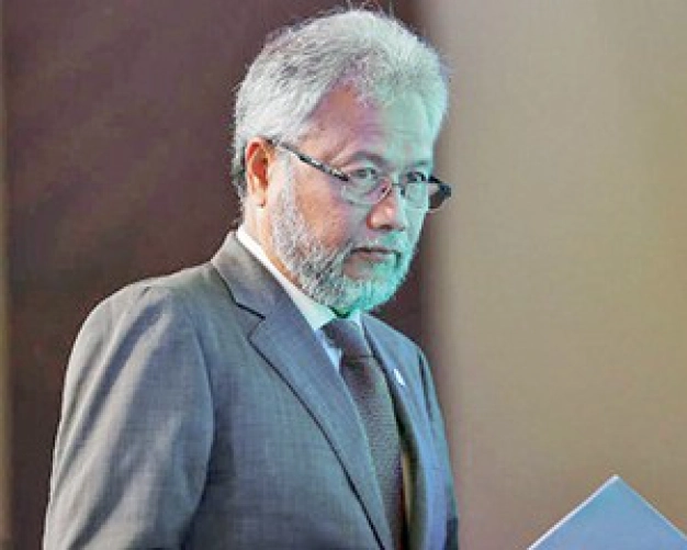 D-8’de yerel paraya ilk adım