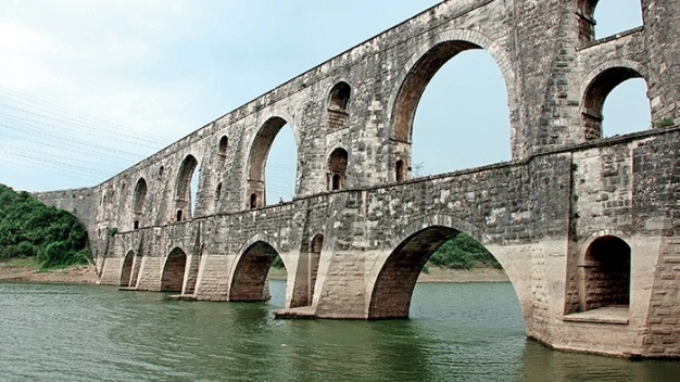 Kemerlerin Süleymaniyesi: Mağlova