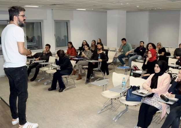 Finans dünyasını profesyonellerden öğreniyorlar