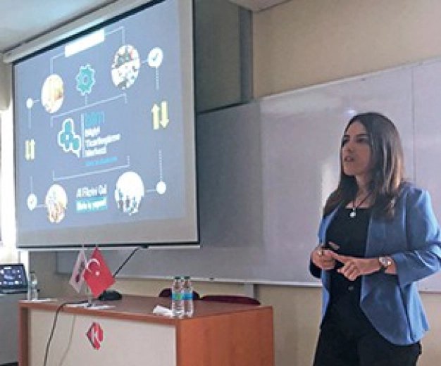 Üniversite öğrencilerine girişimcilik örnekleri anlatıldı