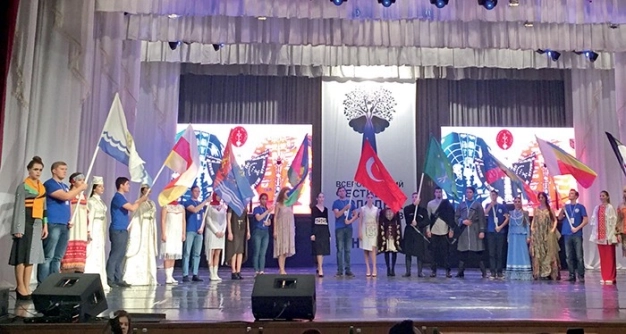 Rusya’da gövde gösterisi yaptılar