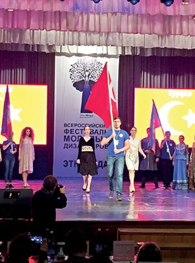 Rusya’da gövde gösterisi yaptılar