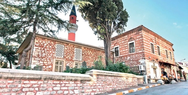 Koca Nişancı’nın 475 yaşındaki küçük camii