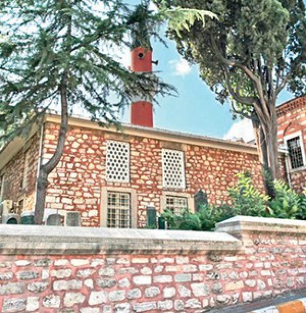 Koca Nişancı’nın 475 yaşındaki küçük camii