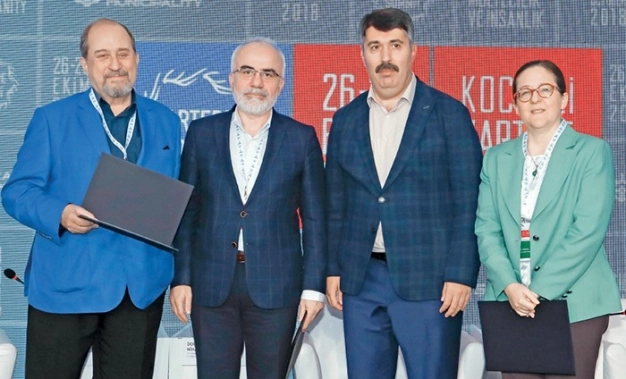 Kadın ve Aile Araştırma Merkezi Göç Zirvesi’nde