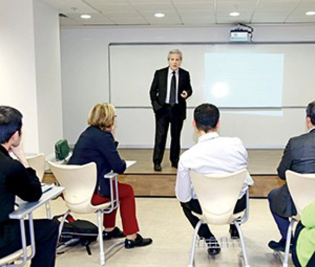 Uluslararası ticarette uzman: Dış Ticaret Enstitüsü