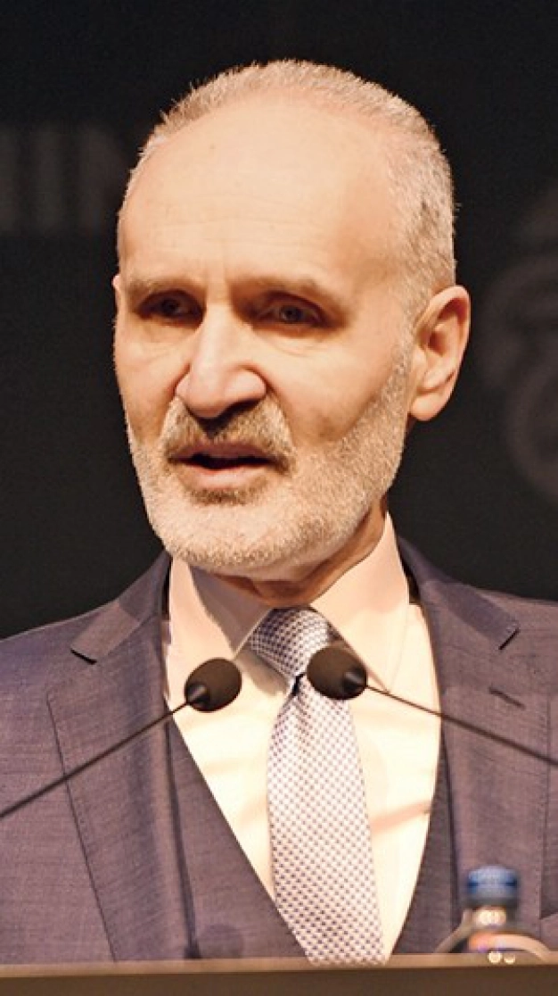 Dünya havalimanlarını Türk markaları donatsın