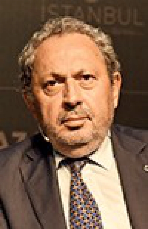 Dünya havalimanlarını Türk markaları donatsın