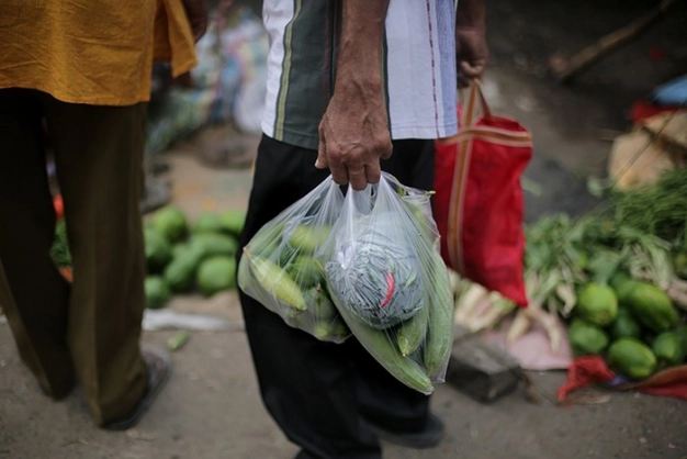 Dünya plastik poşetten vazgeçiyor