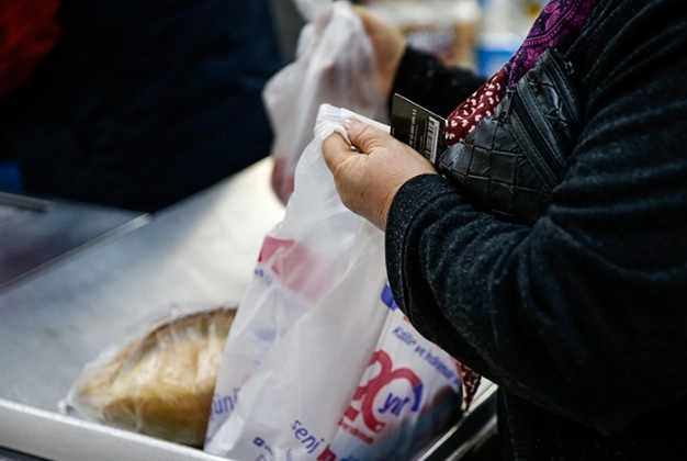 Dünya plastik poşetten vazgeçiyor