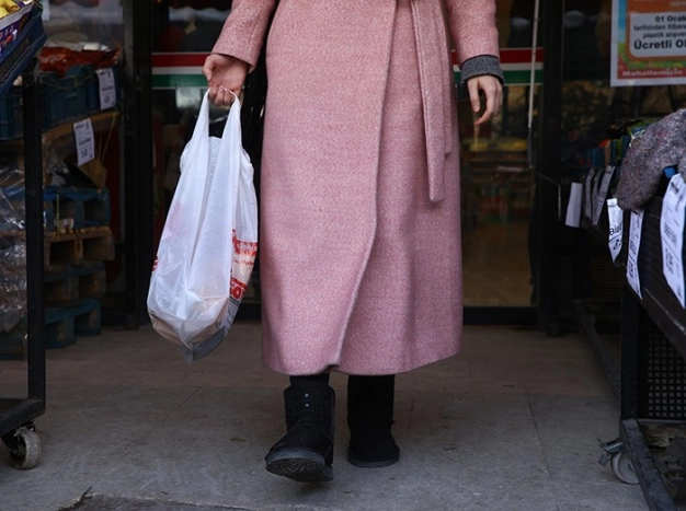 Dünya plastik poşetten vazgeçiyor