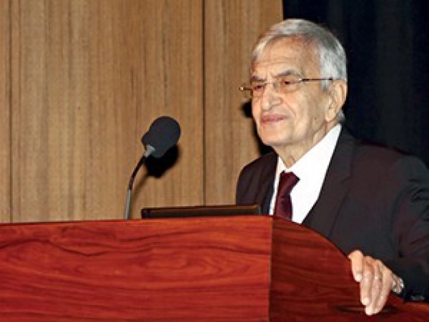 Geleceğin uluslararası hukukçularını yetiştiriyor