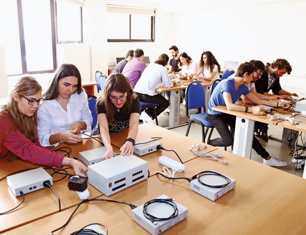 Bilgisayar mühendisliğinde evrensel eğitim