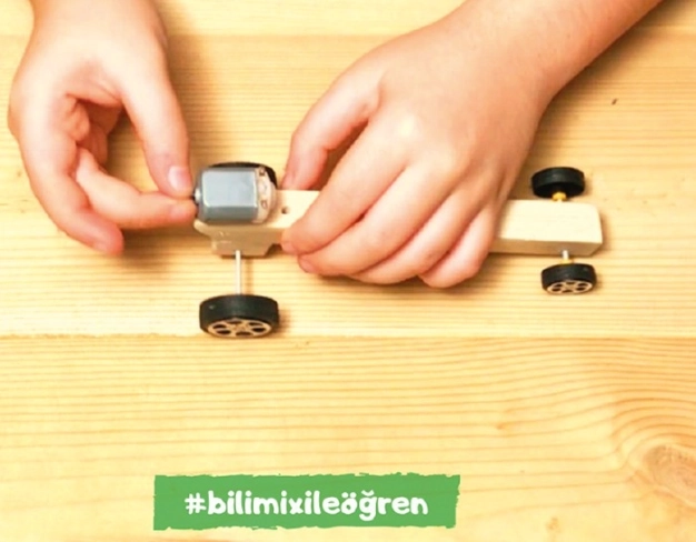 Çocuklar bilime dokunacak